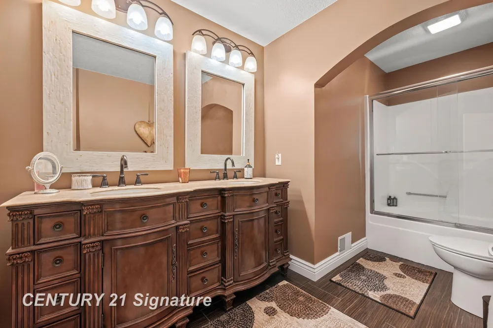 5790 Dunrovin Drive Saginaw Charter Township, MI 48638