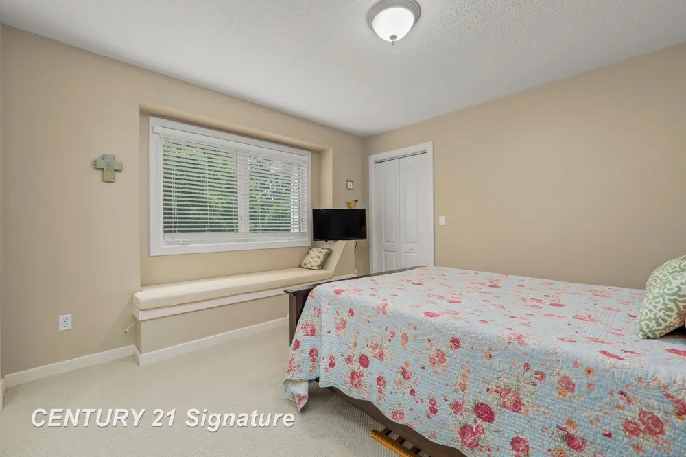5790 Dunrovin Drive Saginaw Charter Township, MI 48638
