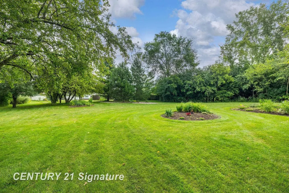 5790 Dunrovin Drive Saginaw Charter Township, MI 48638