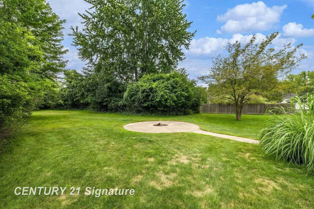 5790 Dunrovin Drive Saginaw Charter Township, MI 48638