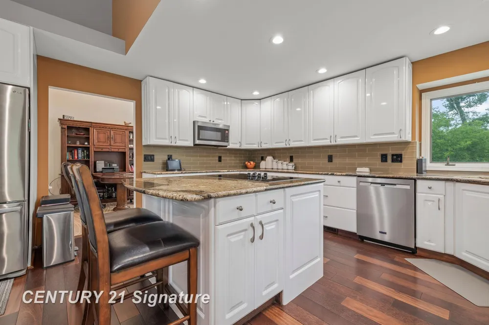 5790 Dunrovin Drive Saginaw Charter Township, MI 48638
