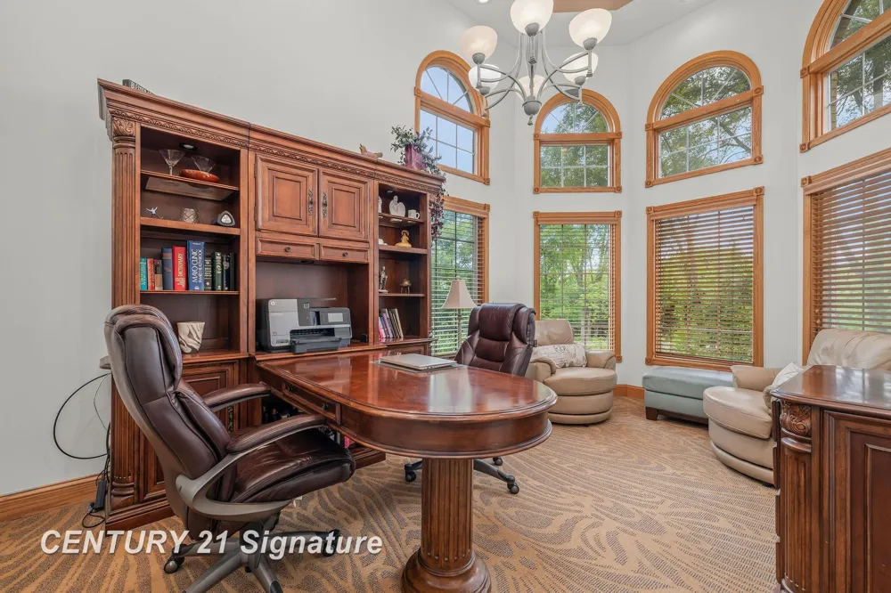 5790 Dunrovin Drive Saginaw Charter Township, MI 48638
