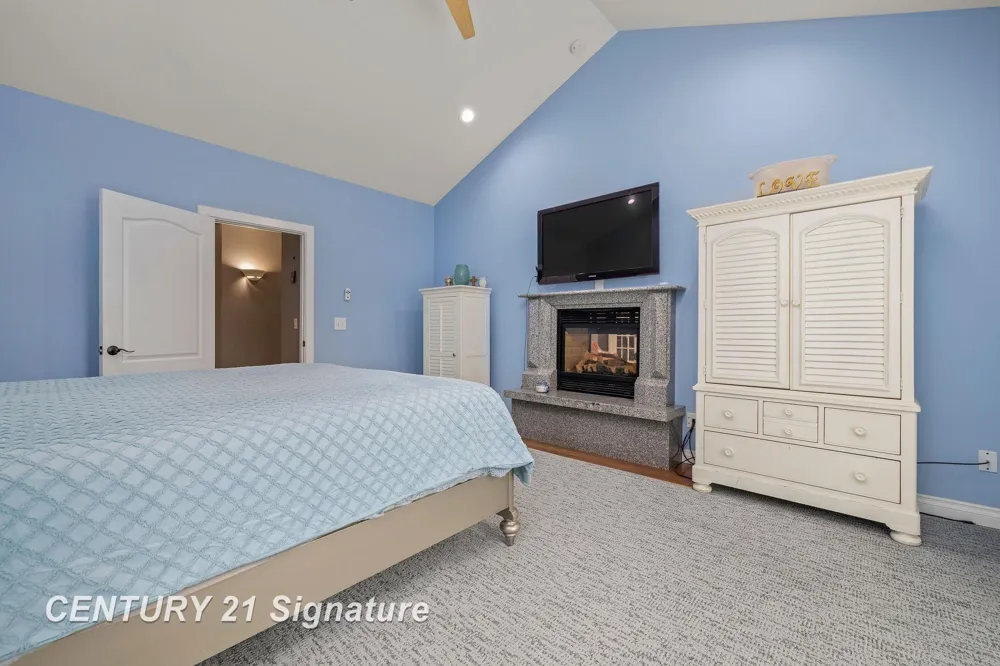 5790 Dunrovin Drive Saginaw Charter Township, MI 48638