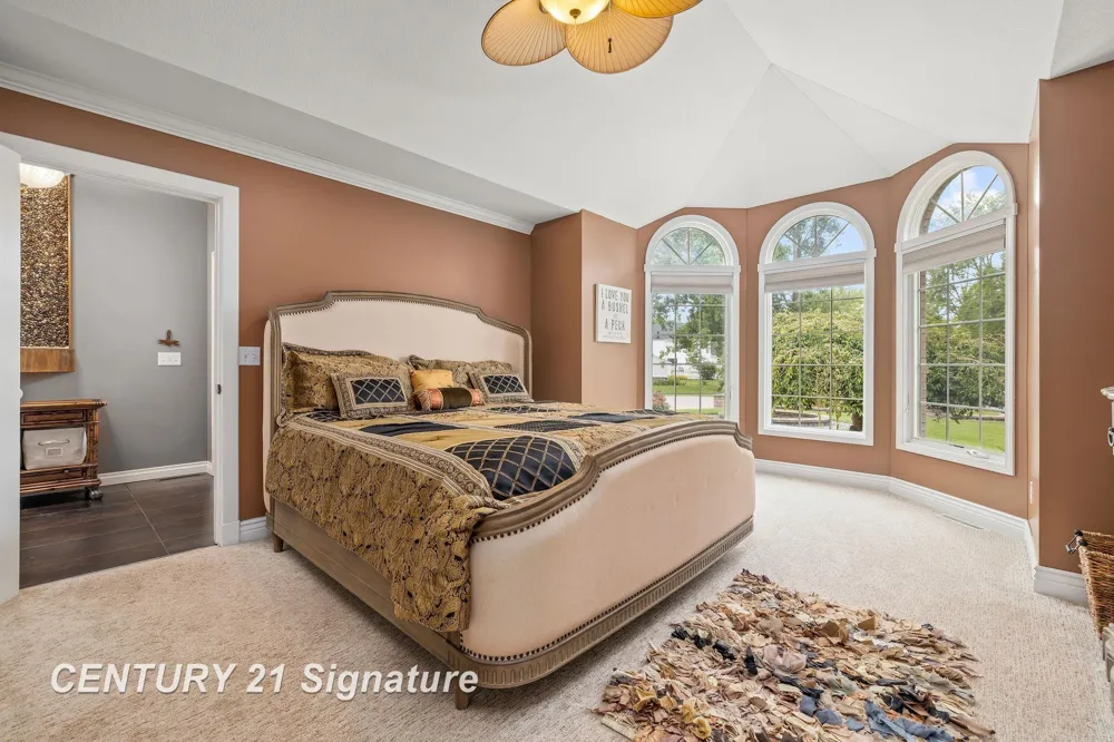 5790 Dunrovin Drive Saginaw Charter Township, MI 48638