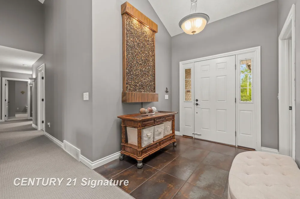 5790 Dunrovin Drive Saginaw Charter Township, MI 48638