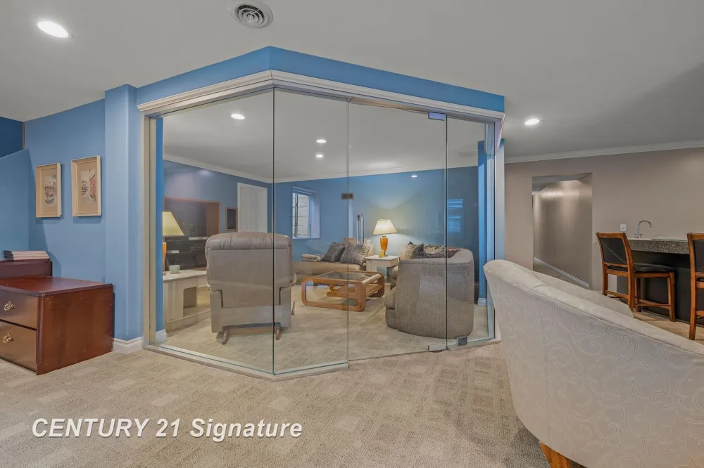 5790 Dunrovin Drive Saginaw Charter Township, MI 48638