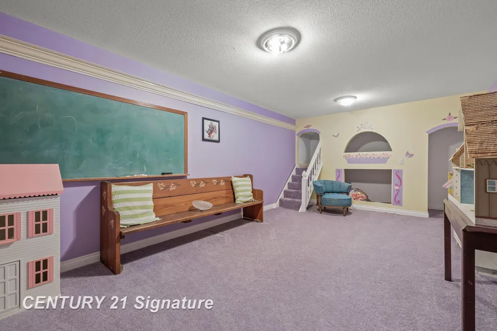 5790 Dunrovin Drive Saginaw Charter Township, MI 48638