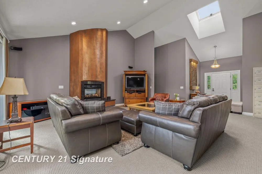 5790 Dunrovin Drive Saginaw Charter Township, MI 48638
