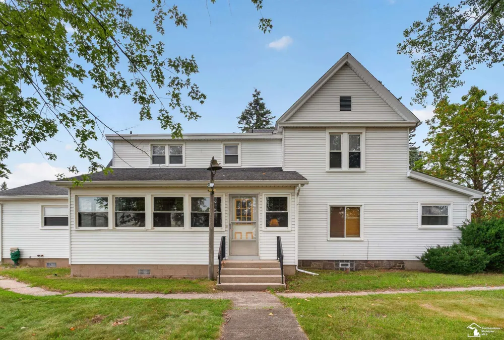 8040 Tuttle Hill Road Augusta Charter Township, MI 48197