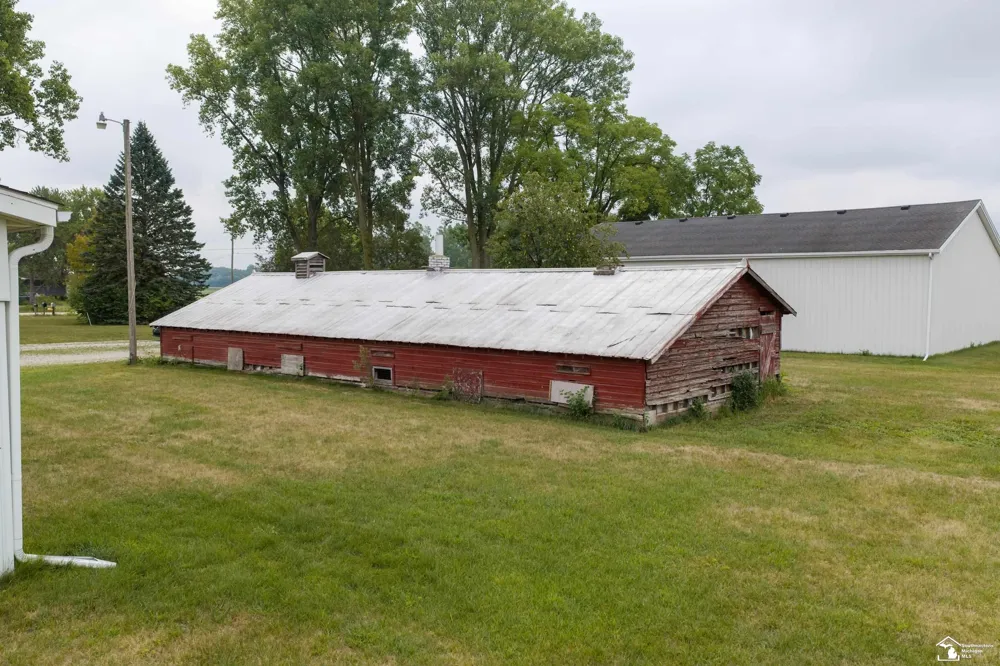 8040 Tuttle Hill Road Augusta Charter Township, MI 48197