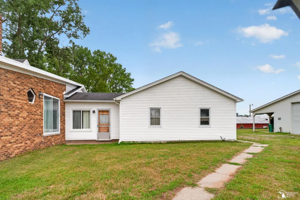 8040 Tuttle Hill Road Augusta Charter Township, MI 48197