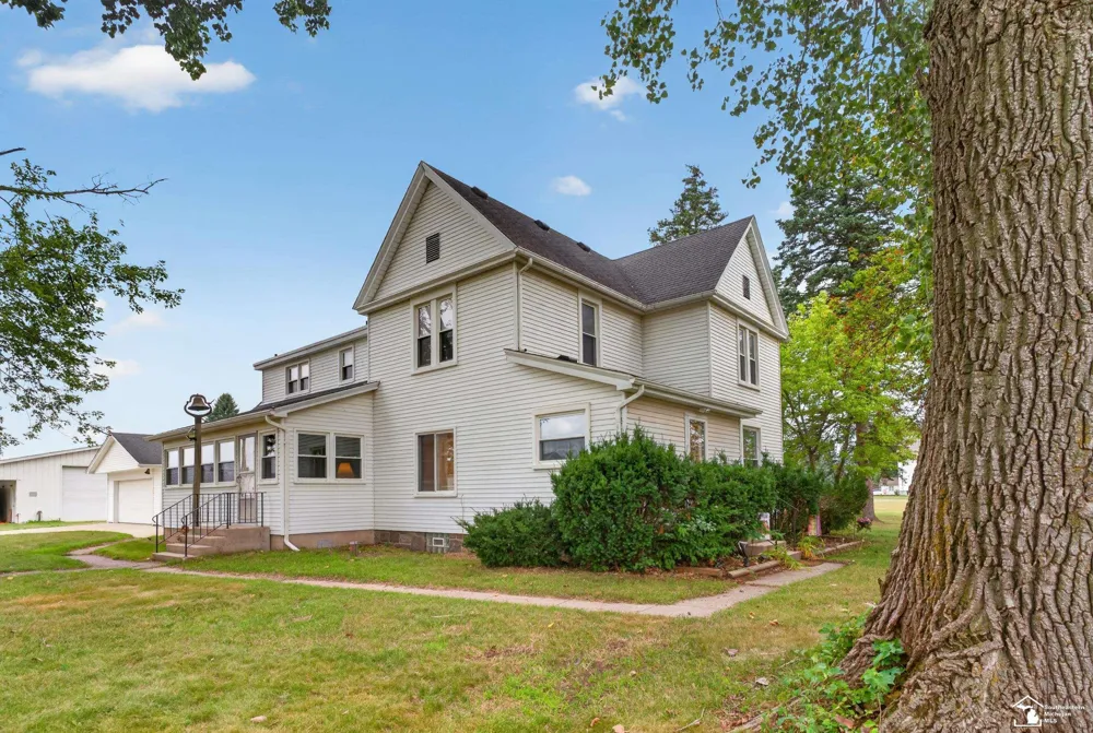 8040 Tuttle Hill Road Augusta Charter Township, MI 48197