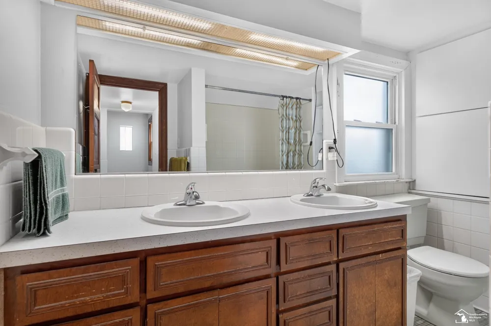 8040 Tuttle Hill Road Augusta Charter Township, MI 48197