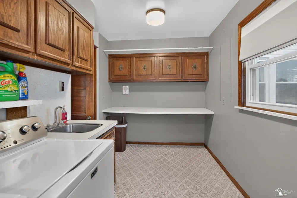 8040 Tuttle Hill Road Augusta Charter Township, MI 48197