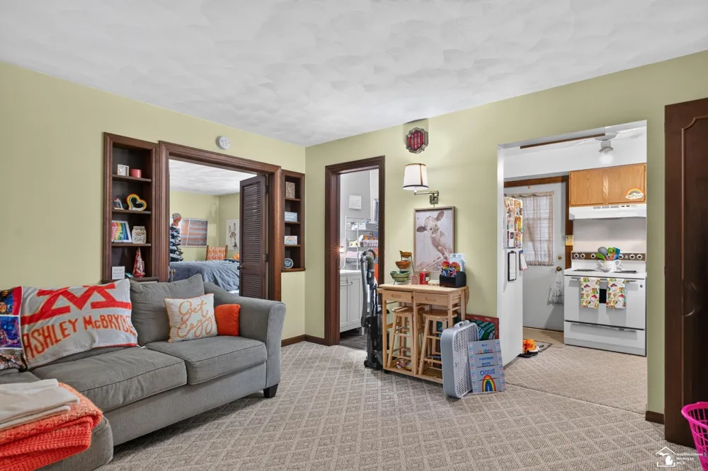 8040 Tuttle Hill Road Augusta Charter Township, MI 48197