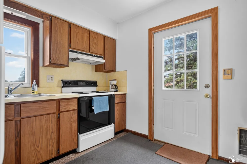 8040 Tuttle Hill Road Augusta Charter Township, MI 48197