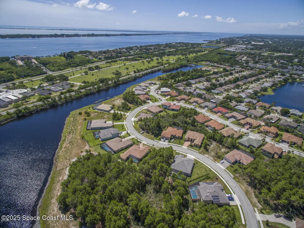 1081 Italia Court Melbourne, FL 32940