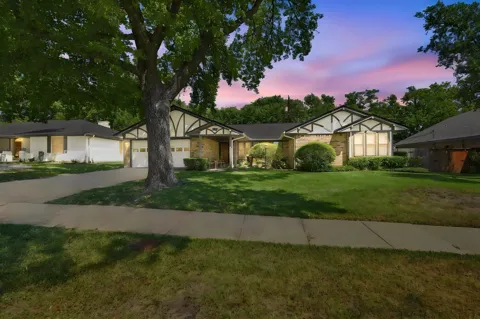 2310 Louise Lane