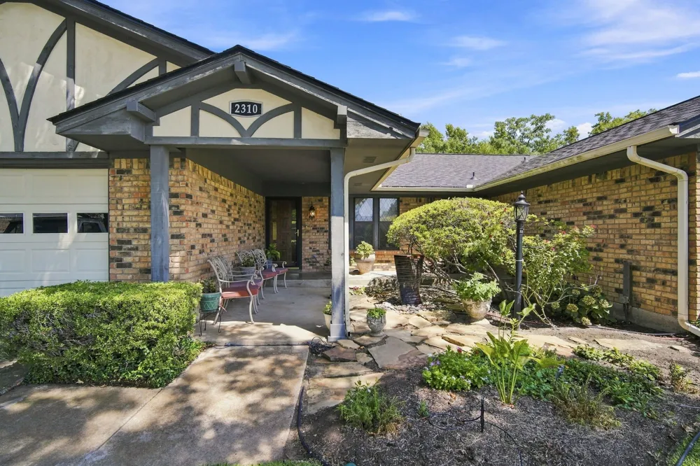 2310 Louise Lane Ennis, TX 75119