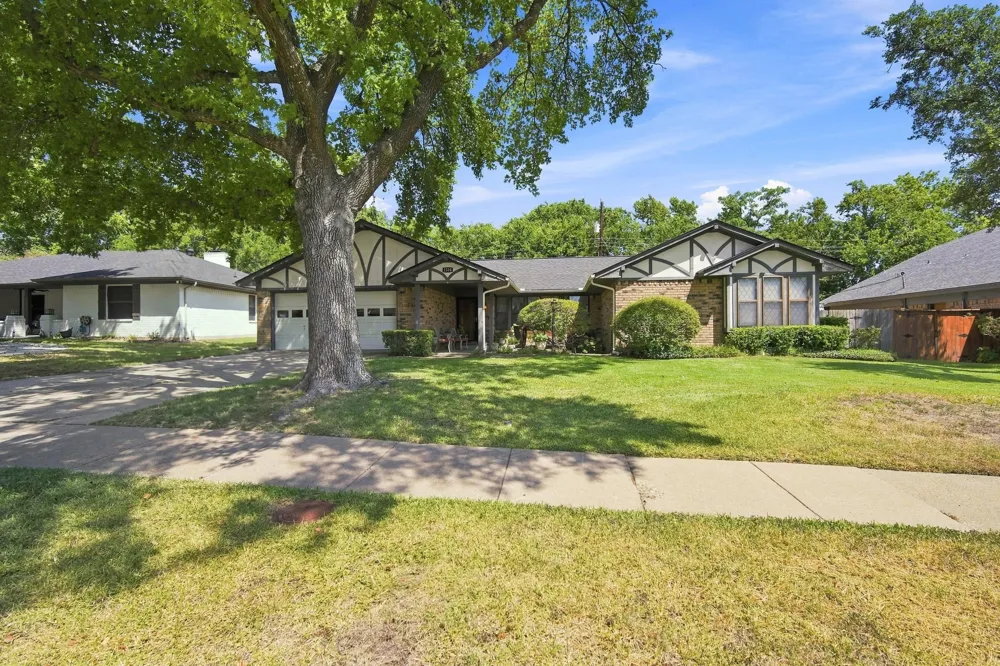 2310 Louise Lane Ennis, TX 75119