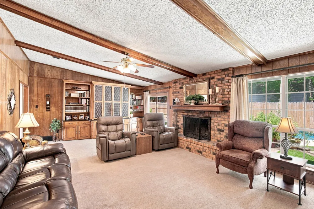 2310 Louise Lane Ennis, TX 75119