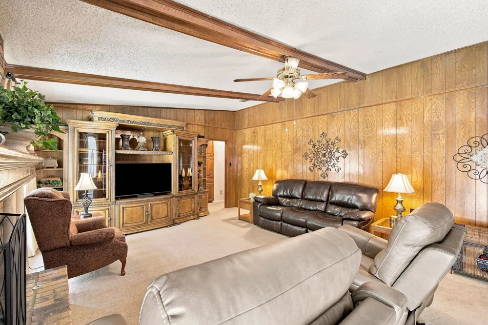 2310 Louise Lane Ennis, TX 75119
