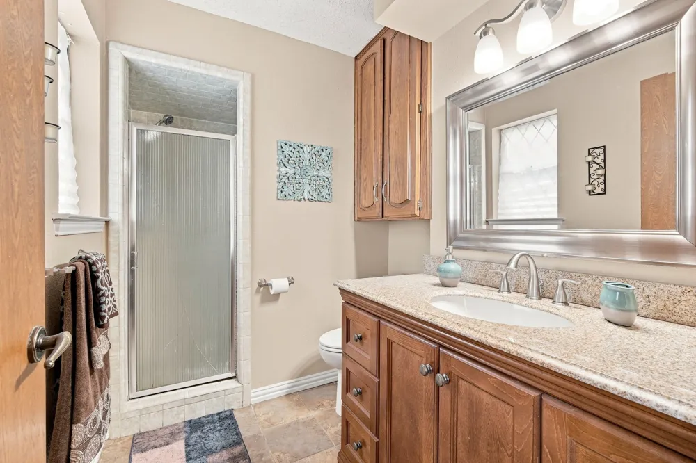 2310 Louise Lane Ennis, TX 75119
