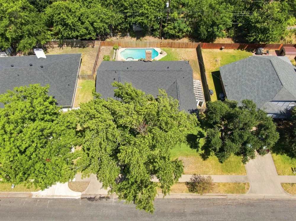 2310 Louise Lane Ennis, TX 75119