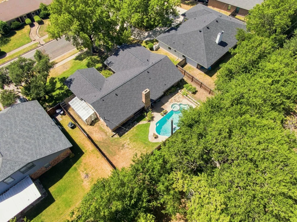 2310 Louise Lane Ennis, TX 75119