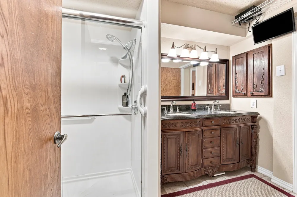 2310 Louise Lane Ennis, TX 75119