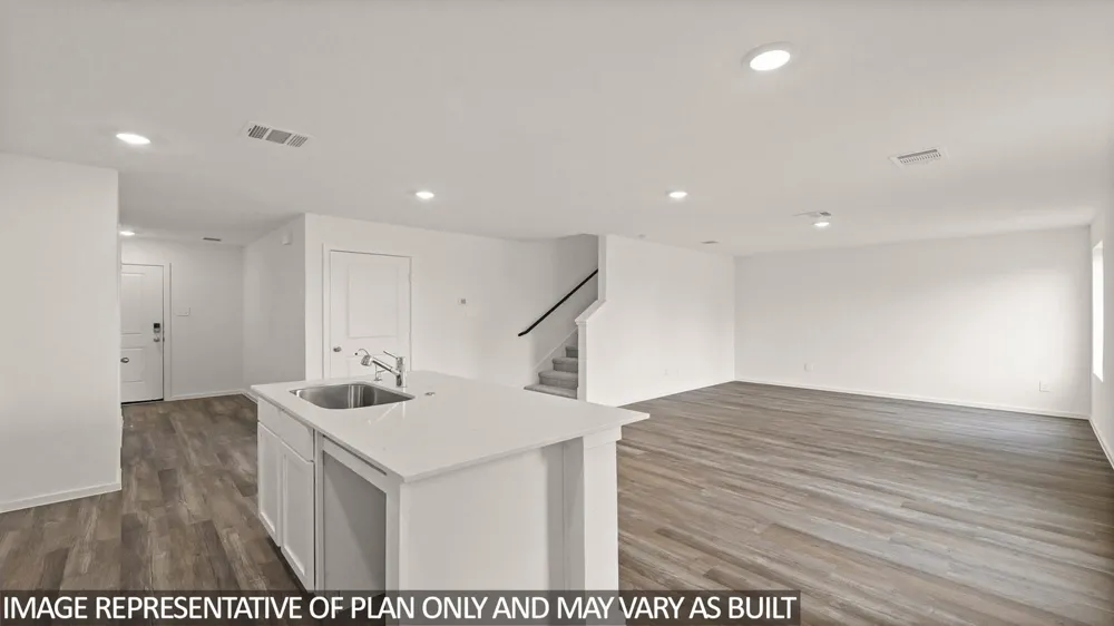 210 Texas Avenue China, TX 77613