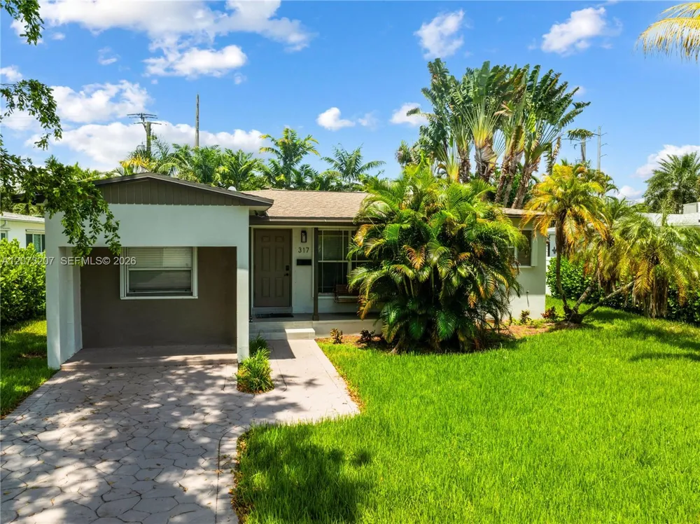 317 SE 3rd Ter Dania Beach, FL 33004
