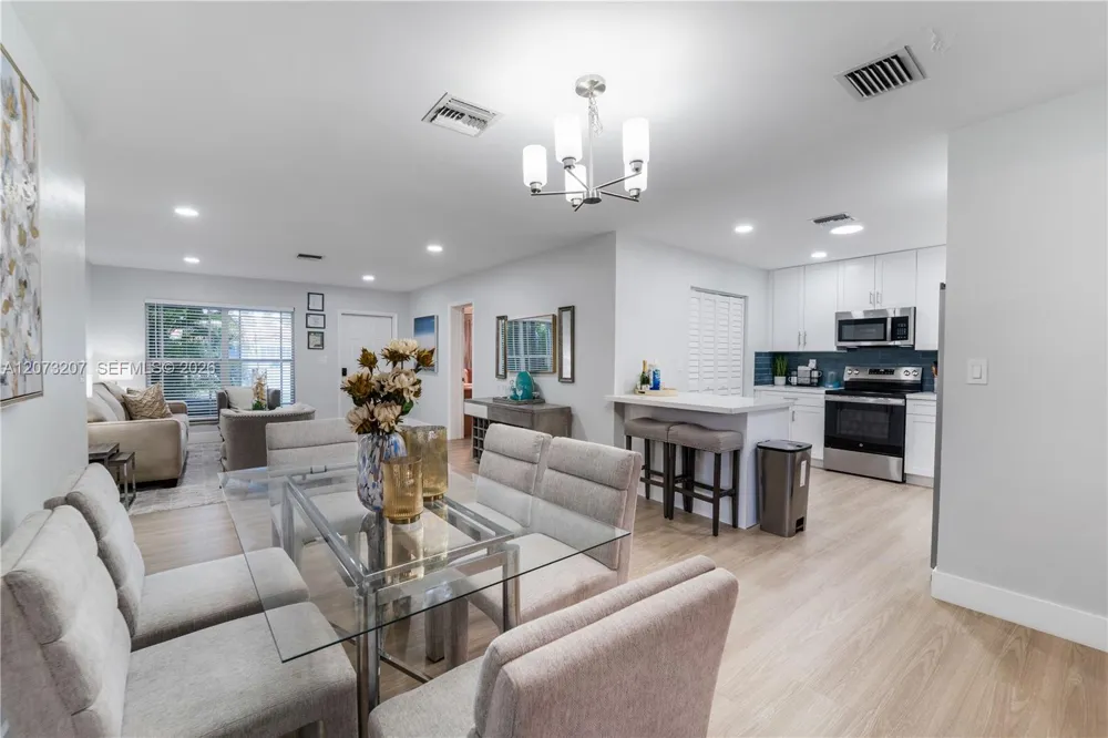 317 SE 3rd Ter Dania Beach, FL 33004