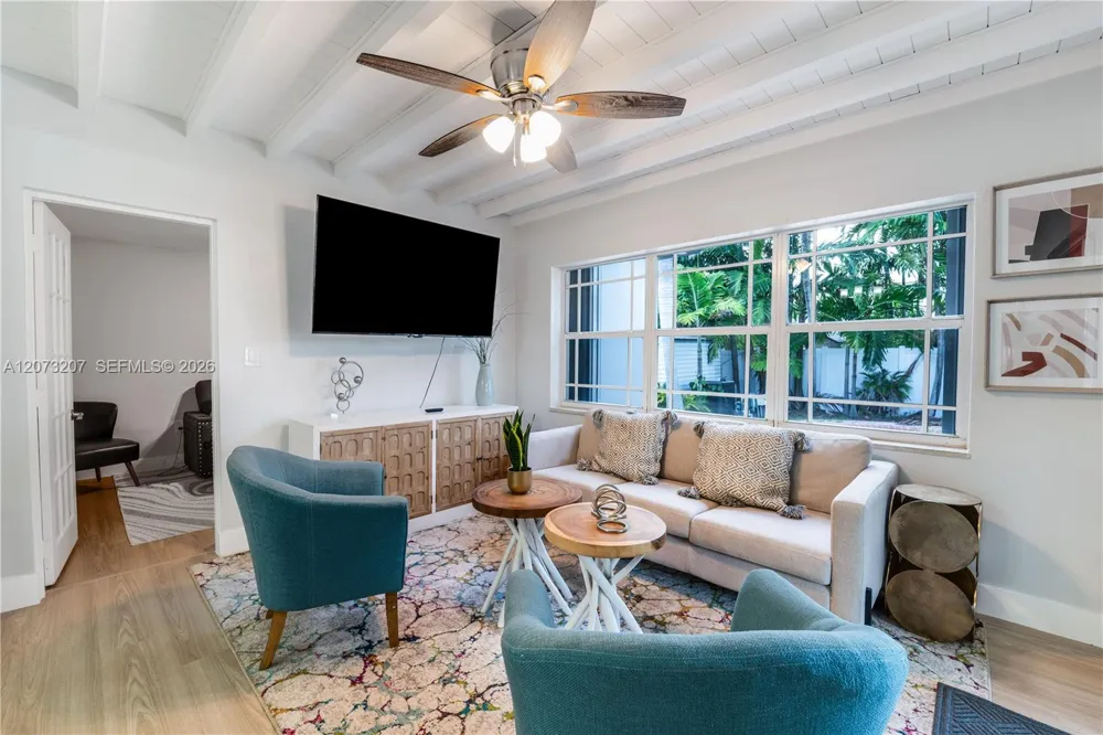 317 SE 3rd Ter Dania Beach, FL 33004