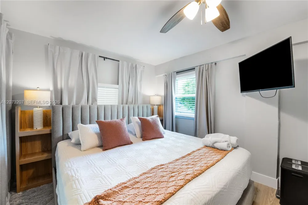 317 SE 3rd Ter Dania Beach, FL 33004