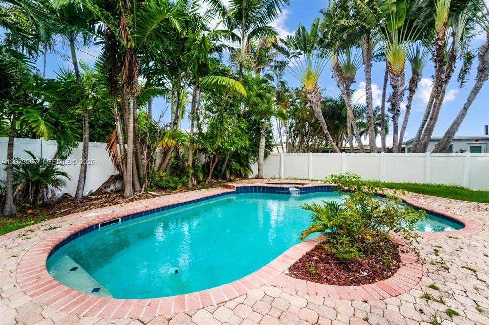317 SE 3rd Ter Dania Beach, FL 33004