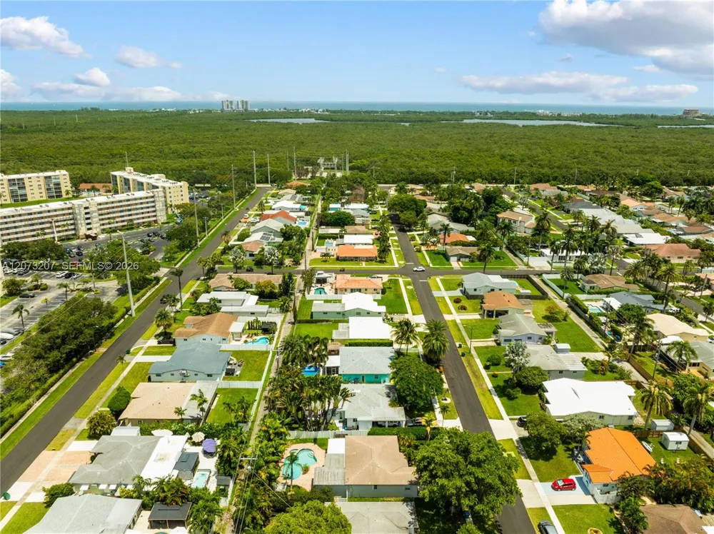 317 SE 3rd Ter Dania Beach, FL 33004