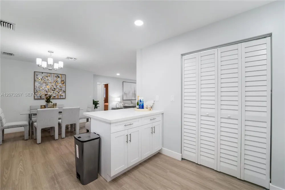 317 SE 3rd Ter Dania Beach, FL 33004