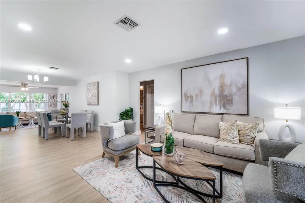 317 SE 3rd Ter Dania Beach, FL 33004