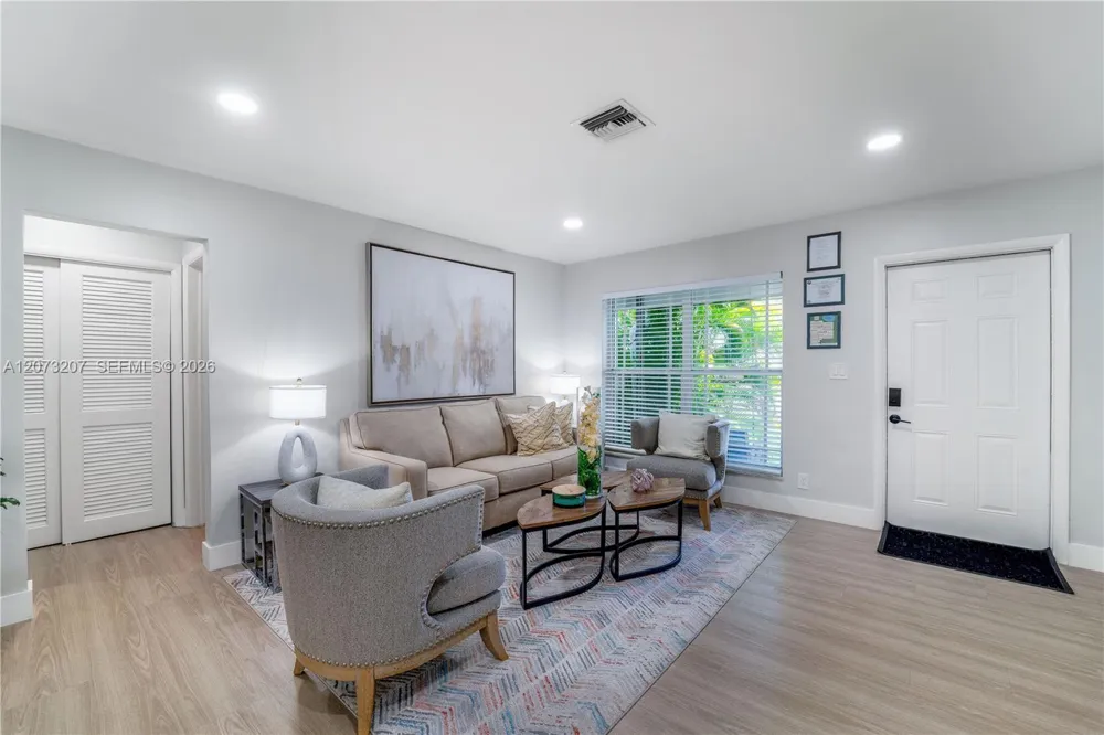 317 SE 3rd Ter Dania Beach, FL 33004