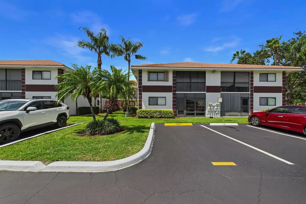 15451 PEMBRIDGE DRIVE #203 Delray Beach, FL 33484