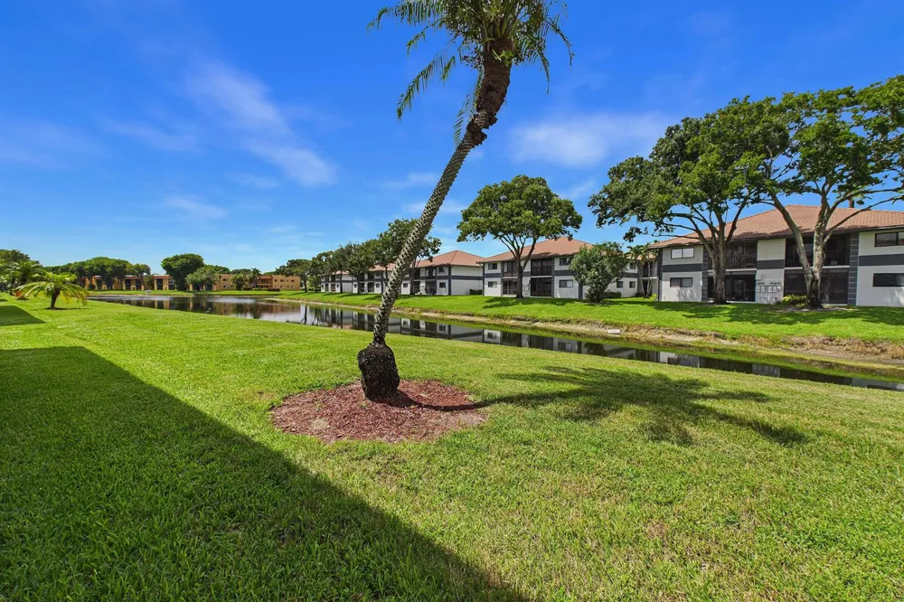 15451 PEMBRIDGE DRIVE #203 Delray Beach, FL 33484