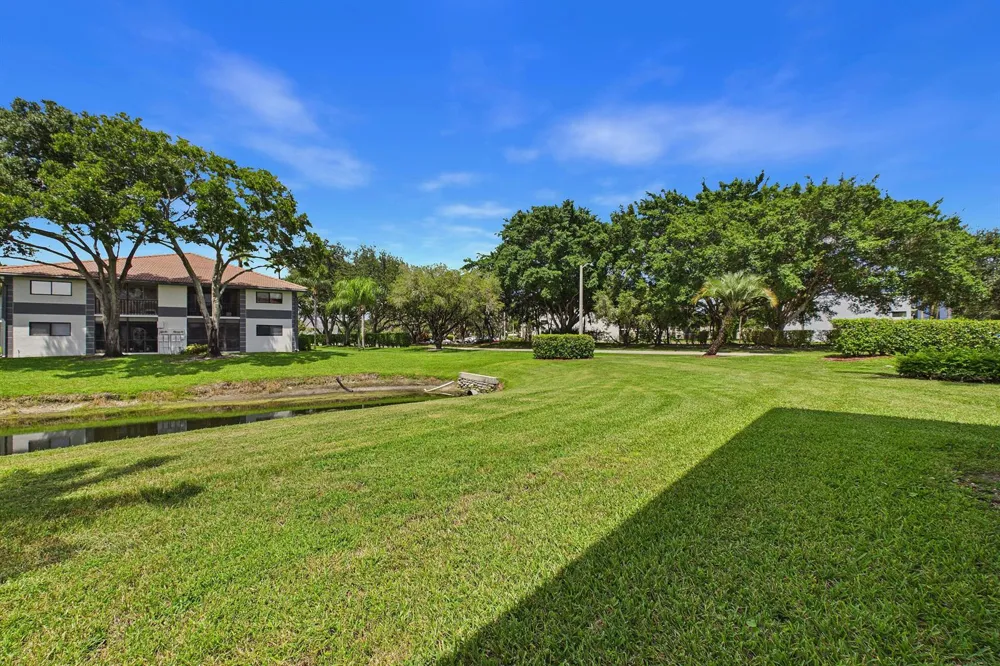 15451 PEMBRIDGE DRIVE #203 Delray Beach, FL 33484