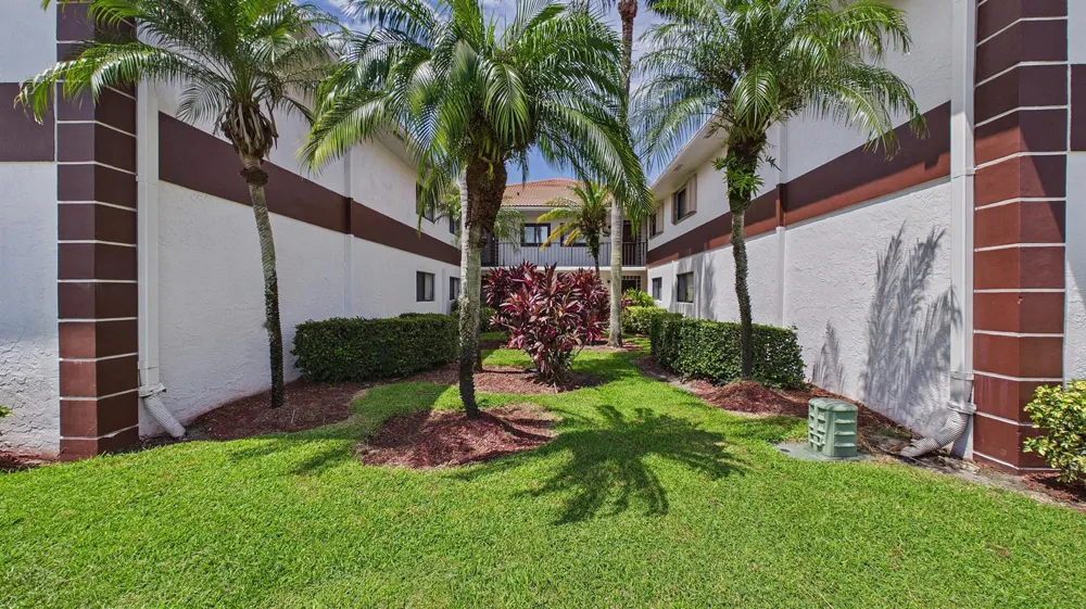 15451 PEMBRIDGE DRIVE #203 Delray Beach, FL 33484