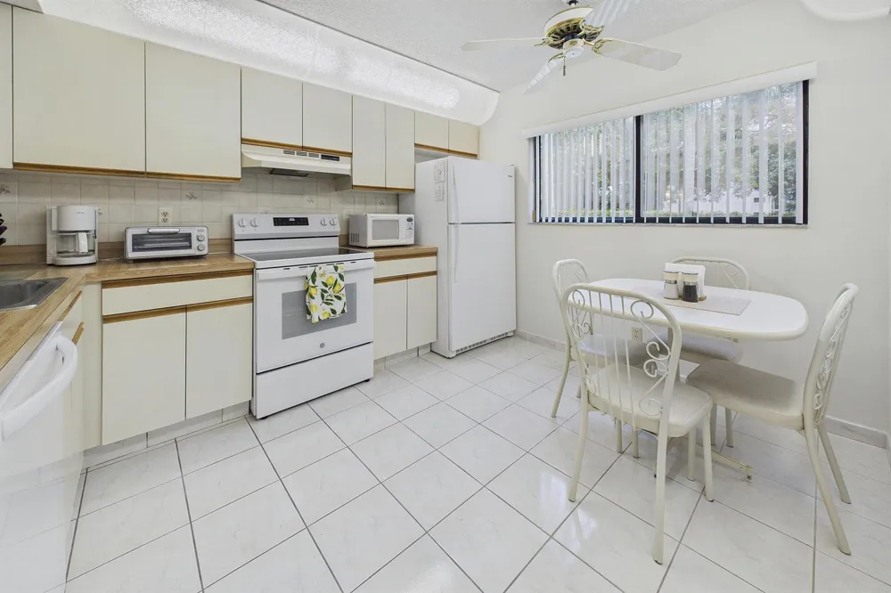15451 PEMBRIDGE DRIVE #203 Delray Beach, FL 33484