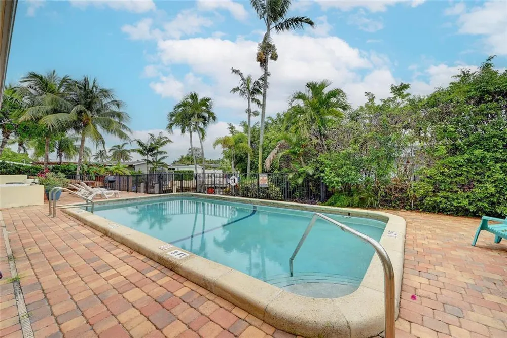 410 SW 15TH STREET #207 Pompano Beach, FL 33060