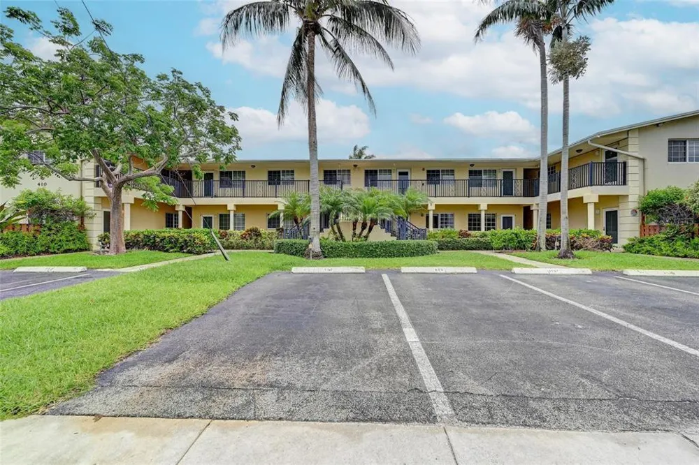 410 SW 15TH STREET #207 Pompano Beach, FL 33060
