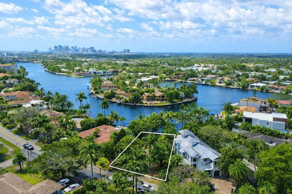 2405 MIDDLE RIVER DRIVE Fort Lauderdale, FL 33305