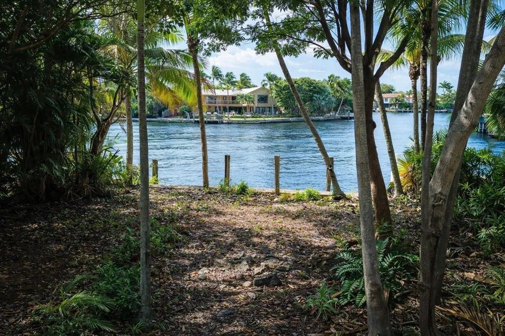 2405 MIDDLE RIVER DRIVE Fort Lauderdale, FL 33305