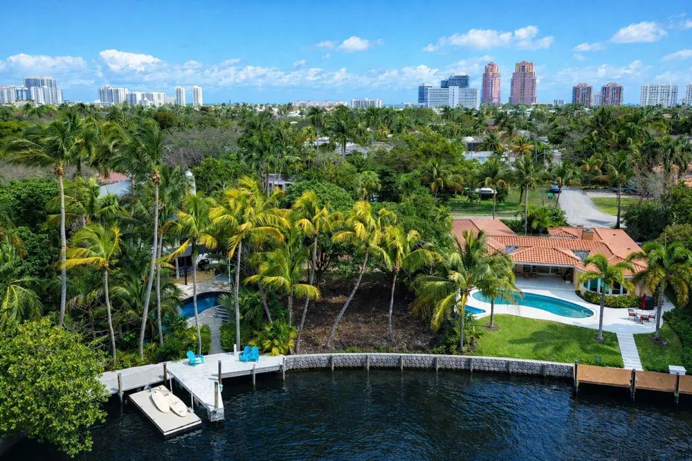 2405 MIDDLE RIVER DRIVE Fort Lauderdale, FL 33305
